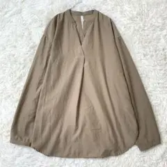 AZUL by moussy ブラウス M ベージュ バックタック スキッパーのサムネイル