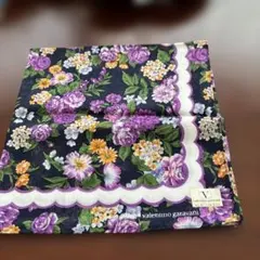 valentino garavani 花柄 ハンカチのサムネイル