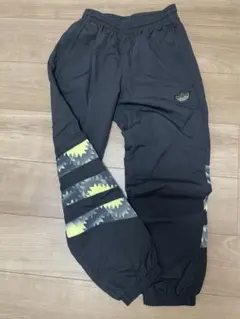 adidas originals ナイロンパンツ サイドストライプ xs