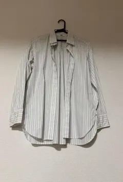 UNIQLOストライプ長袖シャツ（白・グレー）