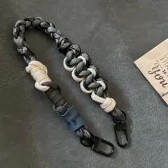 パラコード製ハンドストラップ キーホルダー バッグチャーム ハンドメイド