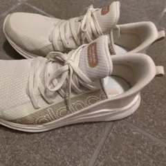 New Balance　スポーツシューズ