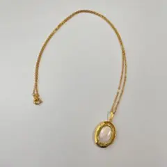 ゴールド オーバル型　ロケットペンダント ネックレス　ピンク　貝　アクセサリー