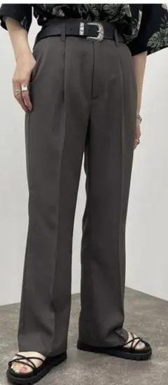 シュエットフレアパンツ アプレジュールミニョン