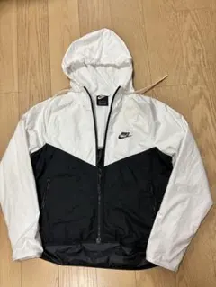 Nike フード付きウィンドブレーカー