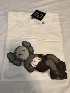 未使用　UNIQLO×KAWS TOKYO FIRST UT Tシャツ XL