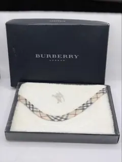 BURBERRY LONDON タオルハンカチ 箱付きのサムネイル