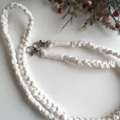 39.スマホショルダーストラップ　カメラ　マクラメ　ハンドメイド　アイボリー