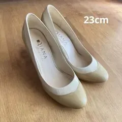 DIANA ベージュ エナメル　パンプス
