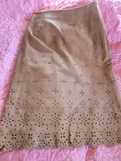 NATURAL BEAUTY BASIC　ブラウンタイトスカラップ膝丈スカート