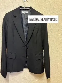 ナチュラルビューティーベーシック　ジャケット　スーツ　黒　オフィス　リクルート