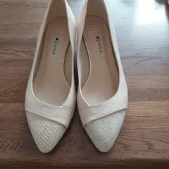DIANA ベージュ ポインテッドトゥパンプス