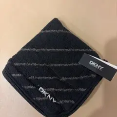 DKNY ファスナー付き タオルハンカチ ペットボトル入れのサムネイル