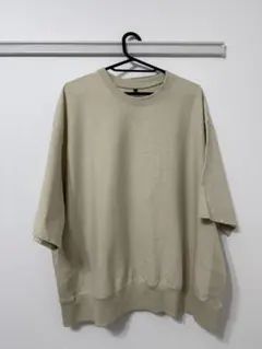 ベージュ クルーネック Tシャツ