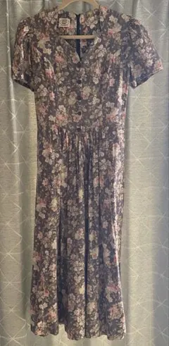 Laura Ashley フラワープリント 半袖ワンピー