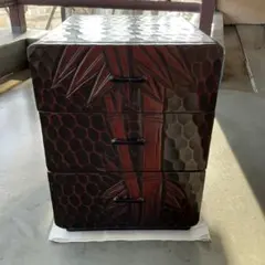 古道具：木箱3段　鎌倉彫 小引き出し