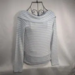 爽やかな水色と白のボーダニット▪大きなタートルネック付き▪平置き肩幅４５ｃｍ
