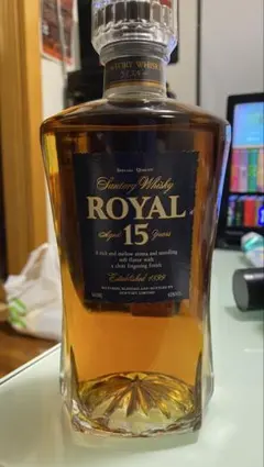 レア　 サントリーローヤル15年　　　　　　　　スリムボトル660ml、40%のサムネイル
