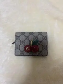 Gucci チェリー装飾 二つ折り財布