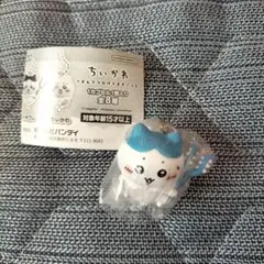 ちいかわ カプセルトイ つまんでつなげてマスコット　ハチワレ