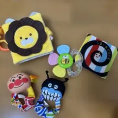 赤ちゃんおもちゃセット　アンパンマン　ラトル　布絵本　しましまぐるぐる
