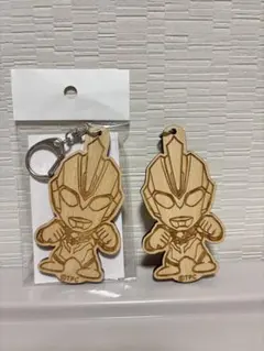 ウルトラマンオメガ 木製キーホルダー 2個セット