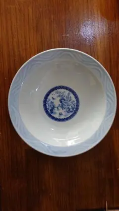 青い花模様の丸型皿 4枚セット