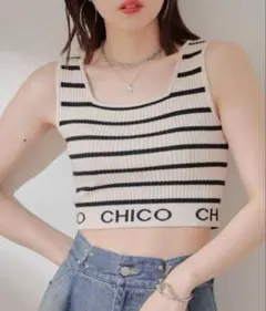 CHICO 裾ロゴクロップドタンクトップ