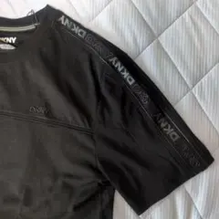 新品タグ DKNY Mサイズ Tシャツ メンズ USA購入 49.50ドル