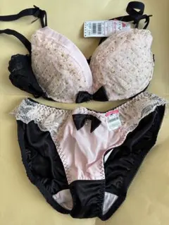 エメフィール　ブラジャー＆ショーツセット　レース　ドット柄