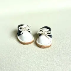 オビツ11 ミディブライス　２穴　白色紺色　シューズのサムネイル