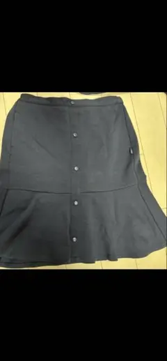 美品　組曲　ダンボールマーメイドスカート　140センチ