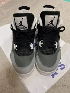 Air Jordan 4 グレー/ブラックのサムネイル