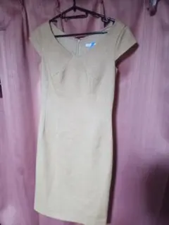 ロートレアモンRue du B薄キャメルベージュ レーヨンシルク素材タイトワンピ