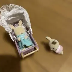 シルバニアファミリー ウサギ人形とベビーカー