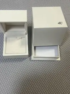 4℃ ジュエリーケース 、空箱 2点セットのサムネイル