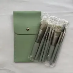 【新品未使用】メイクブラシ 8本セット ミントグリーン ケース付き