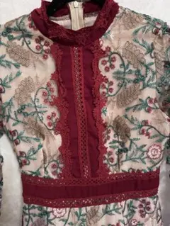 花柄刺繍入り長袖ジャンプスーツ Mサイズ