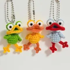 3色　3つ　あみぐるみ　アヒルのキーホルダー　ハンドメイド　プレゼント