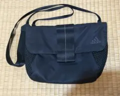 adidas サコッシュ　フラップ式のサムネイル