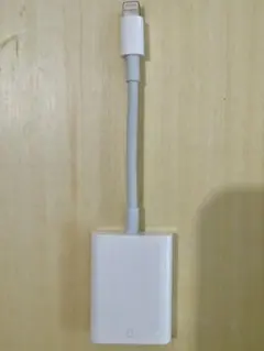 Apple 純正 Lightning - SDカードカメラリーダー