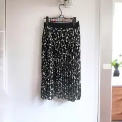 H & M ヒョウ柄プリーツスカート　膝丈