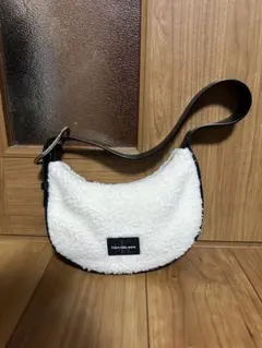 Calvin Klein Jeans ボア ワンショルダーバッグのサムネイル