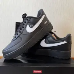 Supreme Nike Air Force 1 Low Black/Whiteのサムネイル
