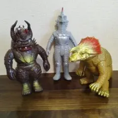 昭和 ソフビ怪獣 メガロマン ゴラン 2匹セット 当時物 - メルカリ