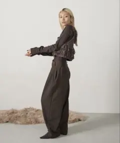 ダブルタックスラックスパンツ｜AIC.