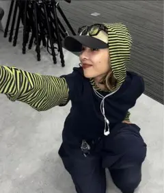 jeanasis パーカー