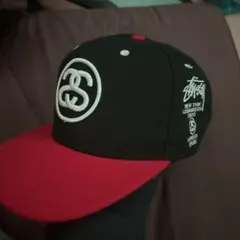 スナップバックキャップ