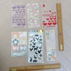 可愛いキャラクターとハートのシールセット