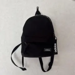adidas 黒 バックパック 小型
